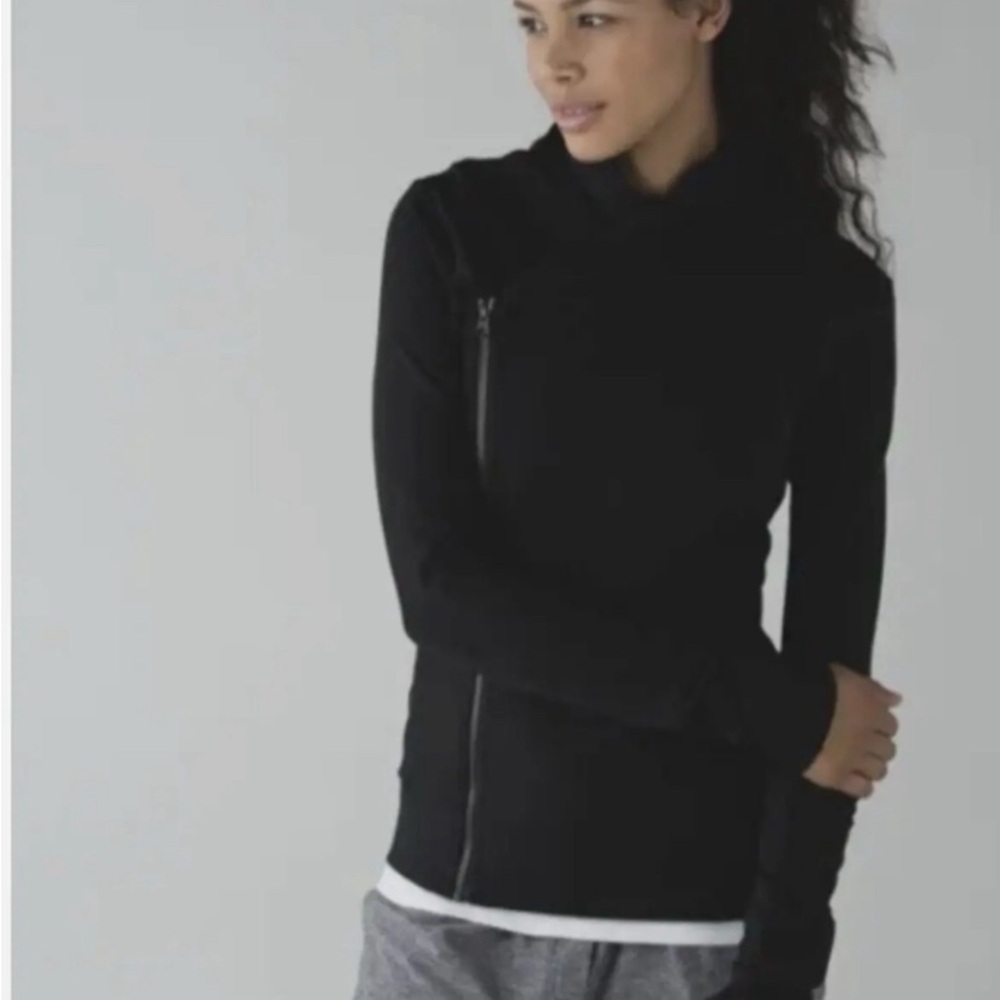 Lululemon Bhakti Yoga Jacket Size 6 Black Asymmetric Moto Zip Thumbholes